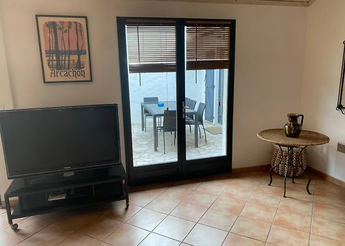 Le Figuier * لا تاسْتْ دو بوك